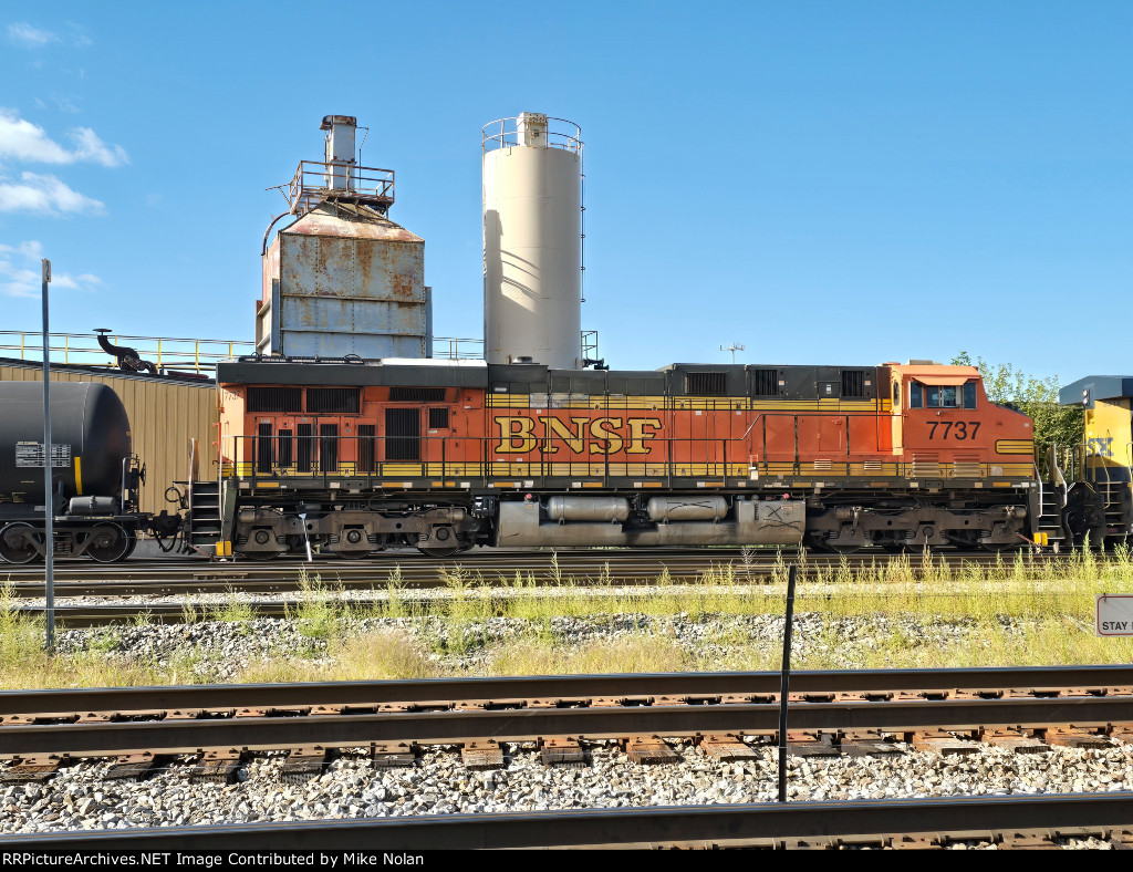 BNSF 7737